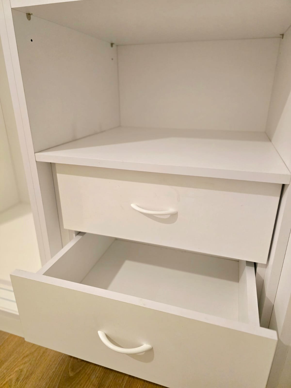 Armario a medida de puertas abatibles