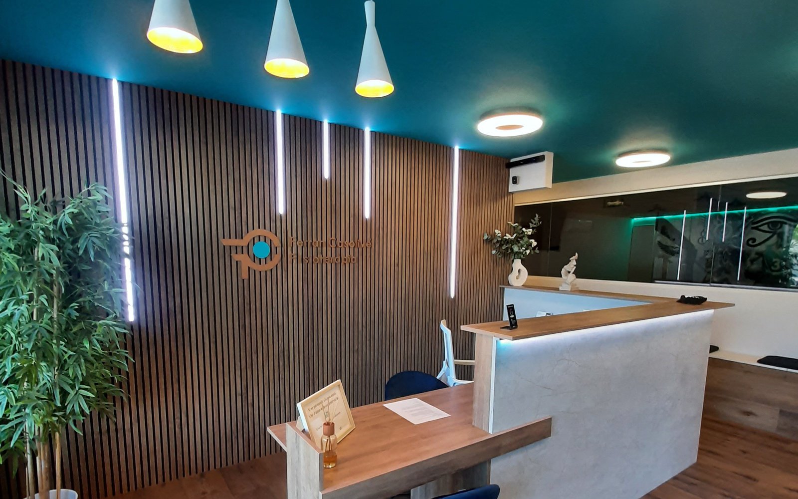 Interiorismo de local comercial en Badalona