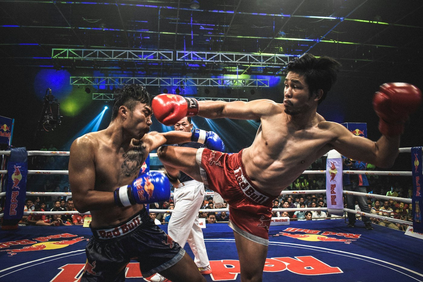 Patada de Muay Thai en combate